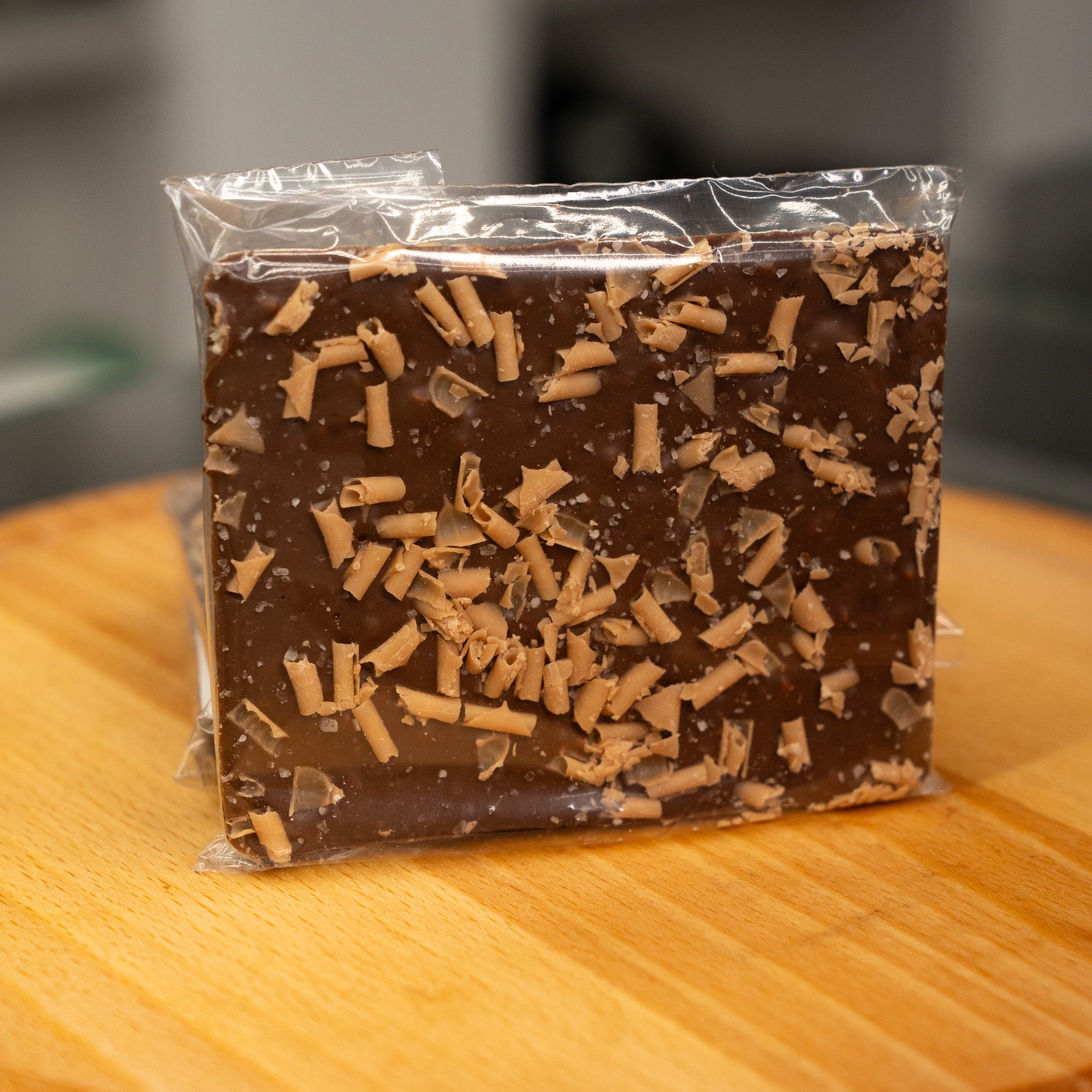 Milk chocolate with salted caramel approx. 100g