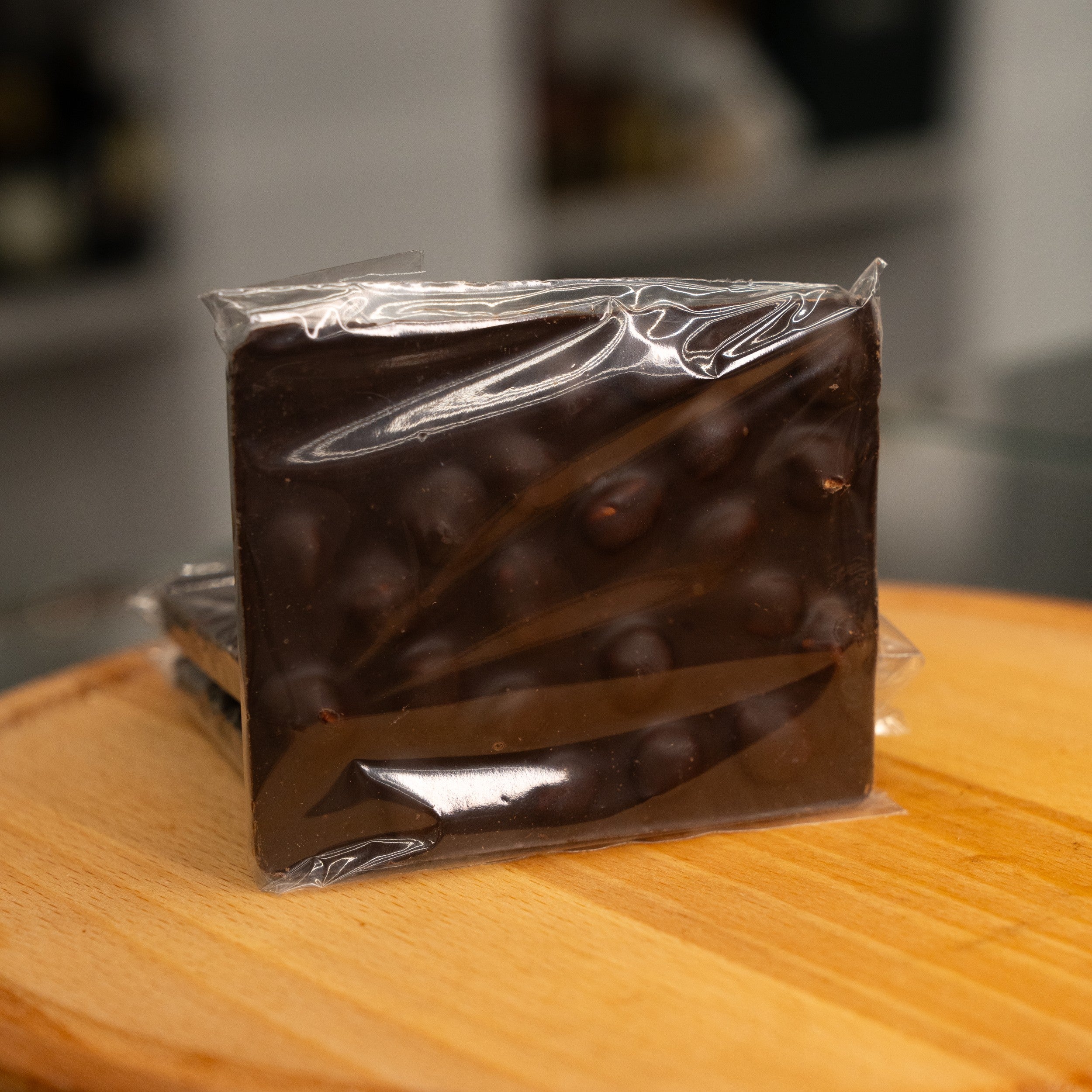 Dark chocolate with hazelnut approx. 100g