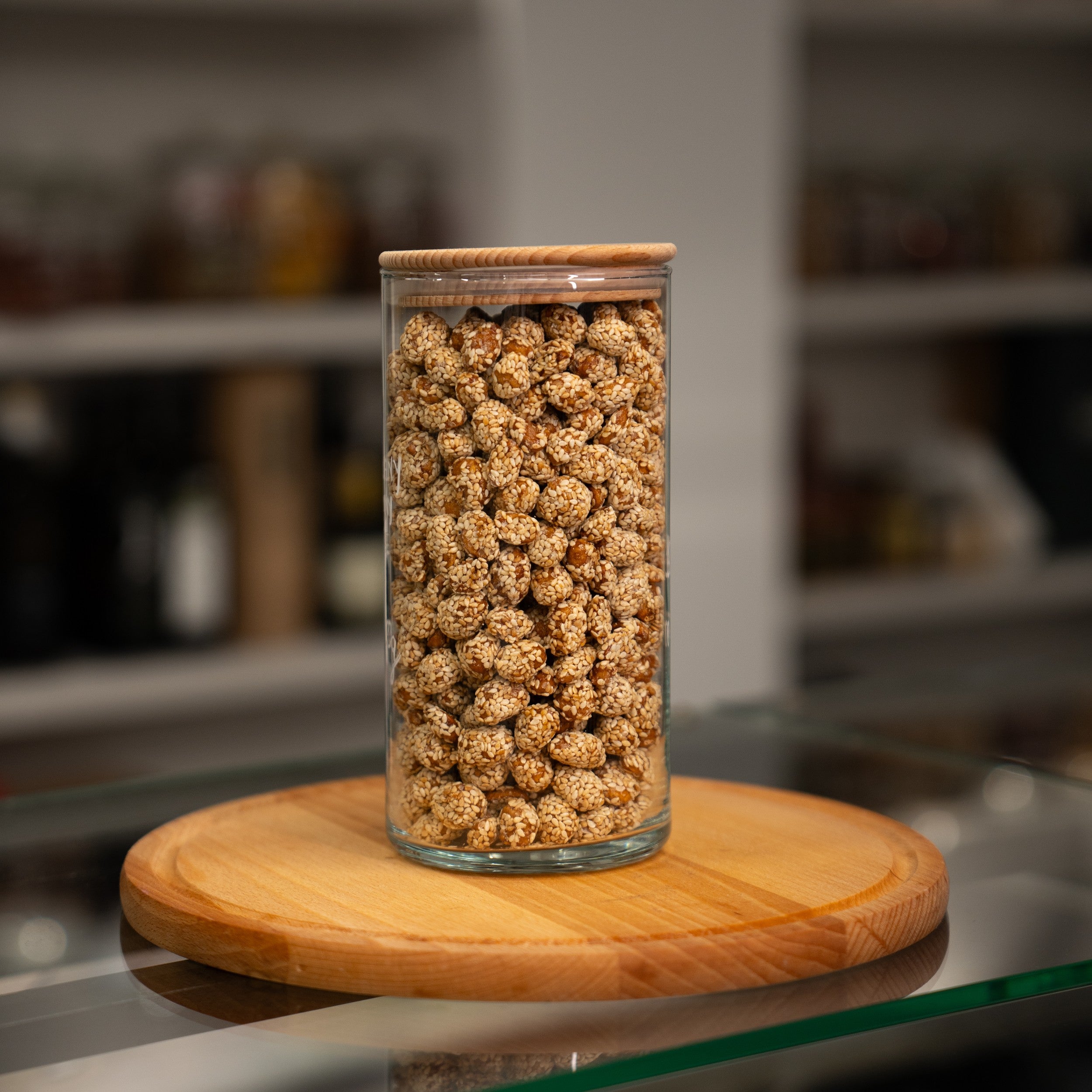 Caramelized sesame peanuts
